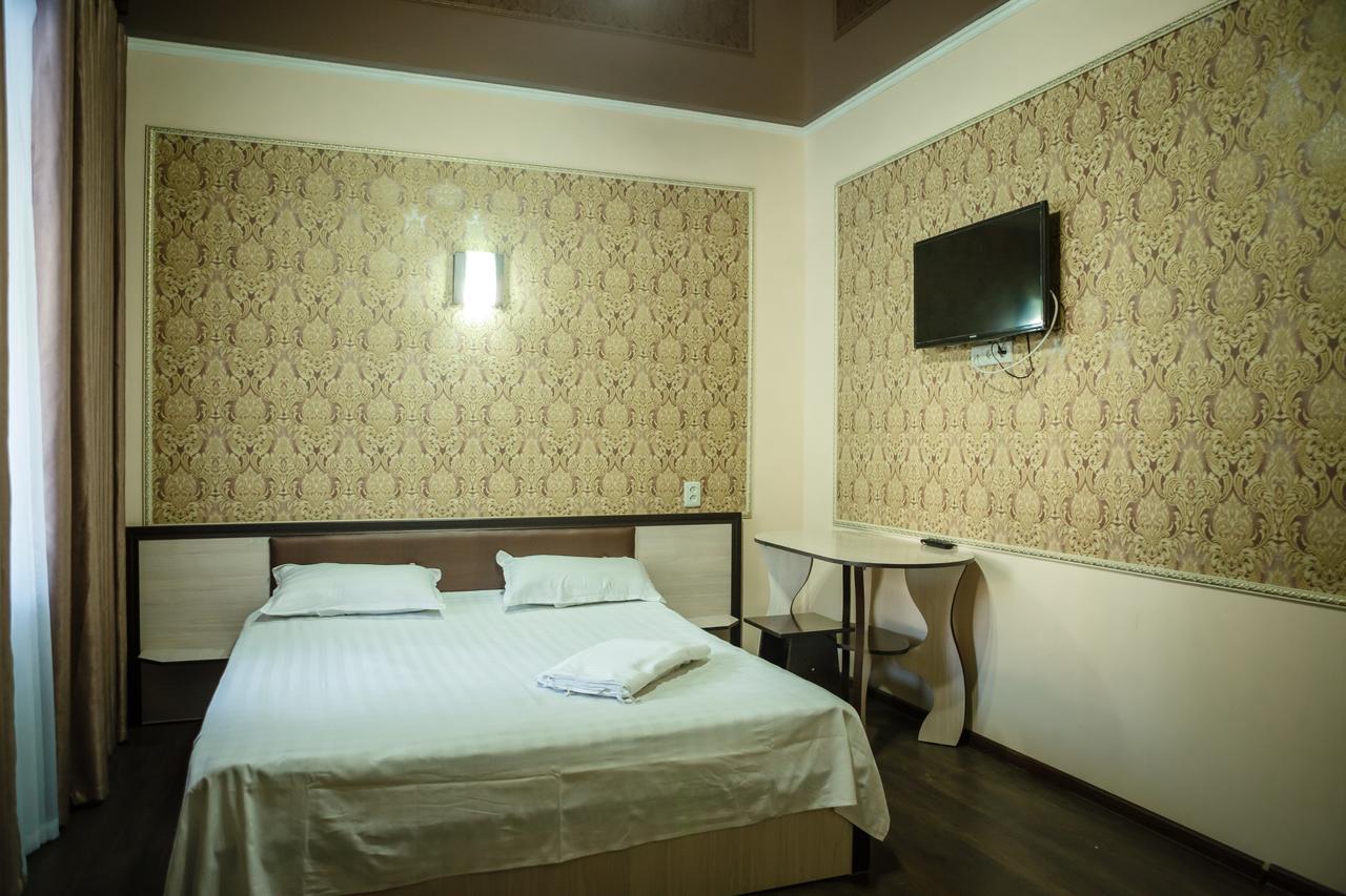 Hotel Prestizh Taraz Zewnętrze zdjęcie